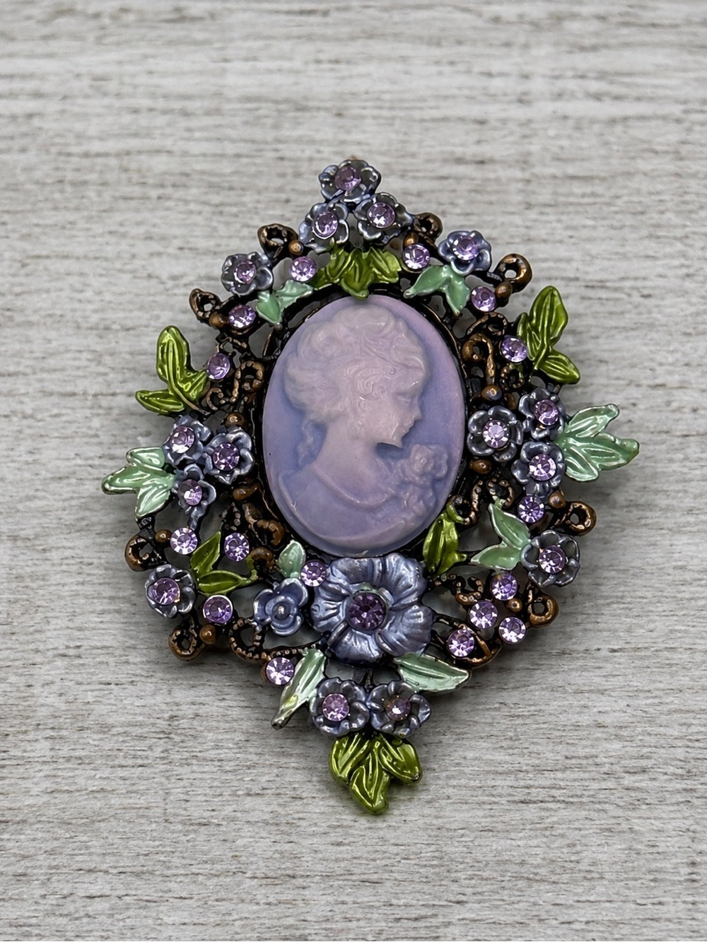 Vintage Style Purple Cameo Floral Brooch Pin Rhinestone Enamel 2.5